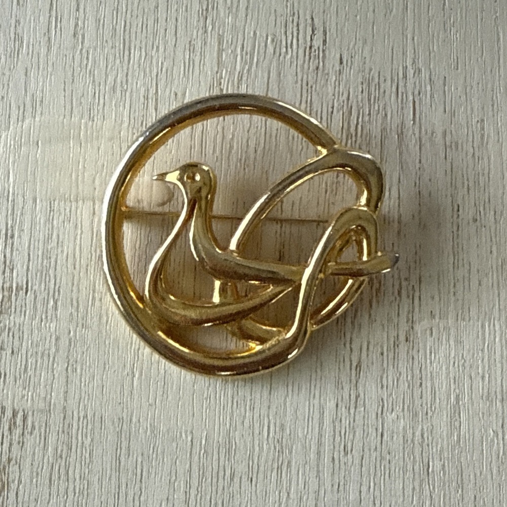 Vintage Signed 95 Kobi Ariel Studio Dove Gold Brooch